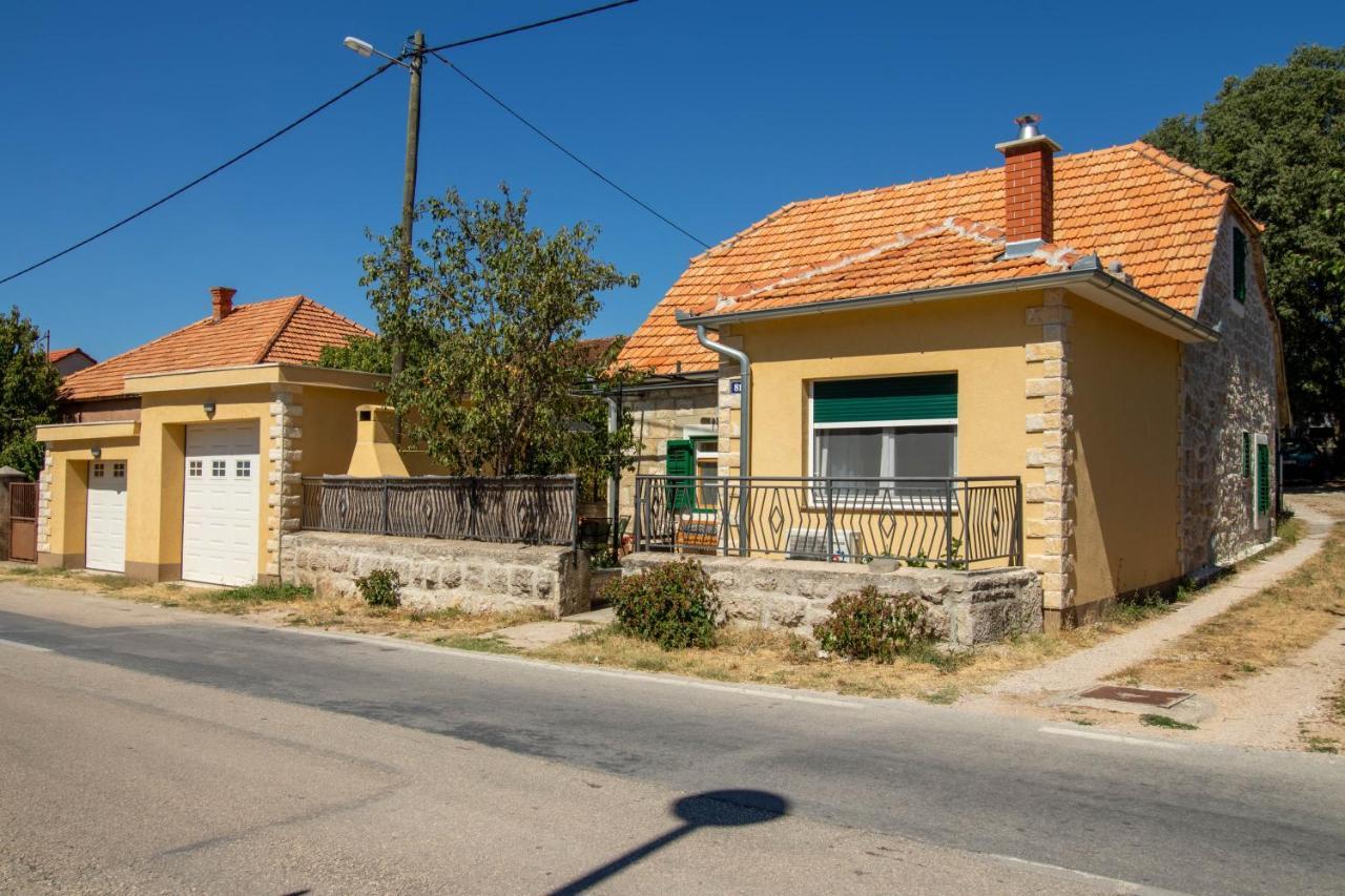 Apartman Ivan Drniš Exterior foto