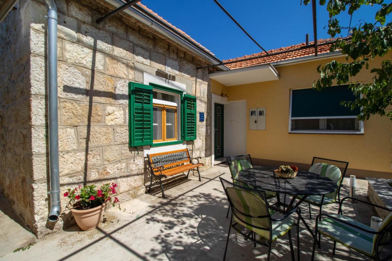Apartman Ivan Drniš Exterior foto